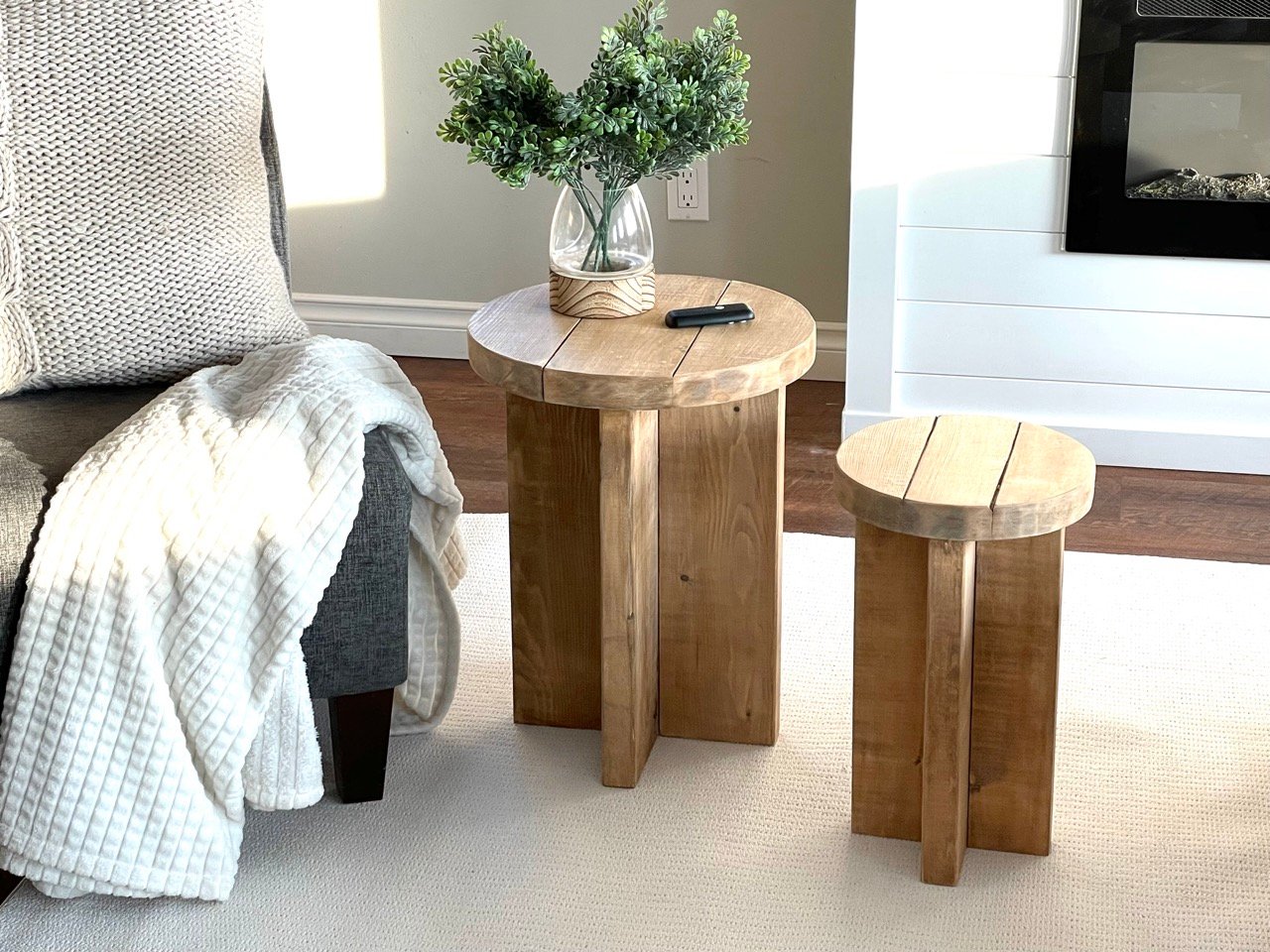Round Modern Wood Side Tables Ana White